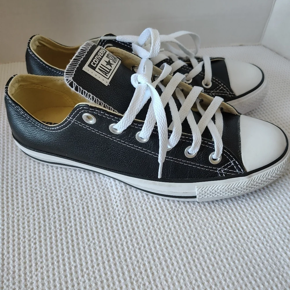 Converse Chuck Taylor All Star Sneakers Size 6 Y 6.5,